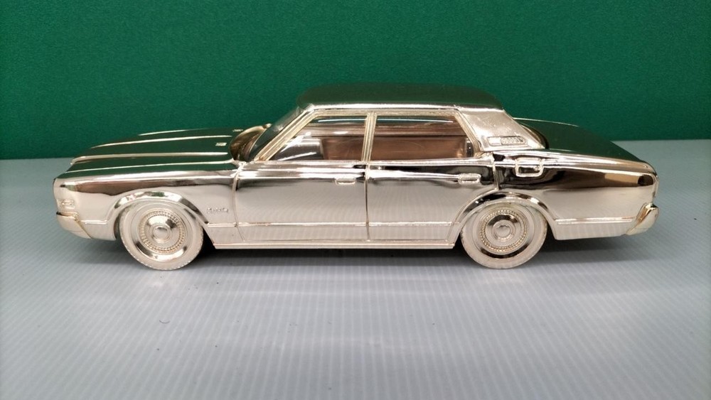 Toyota Crown Cigarette Case