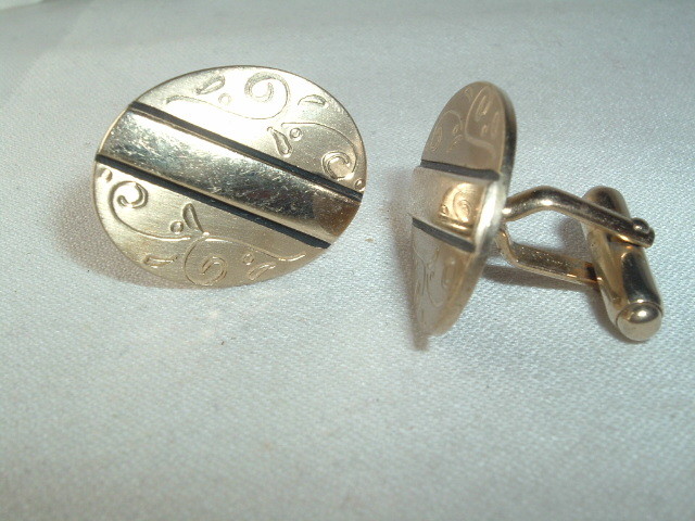 VINTAGE SCROLL ETCHED GOLD TONE OVAL CUFF LINKS