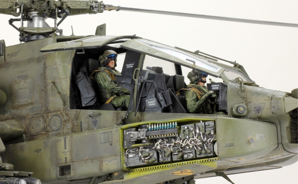 ProBuilt 1:35 AH-64D Apache Longbow Helicopter /w 2 Pilots (PreOrder)