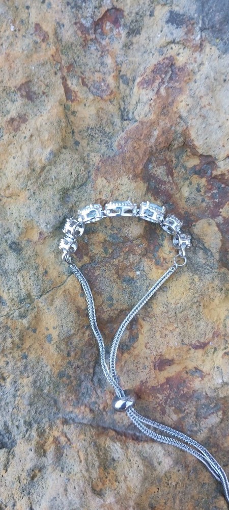 Sky Blue Topaz 2.90ctw Bolo Braclet . Beautiful
