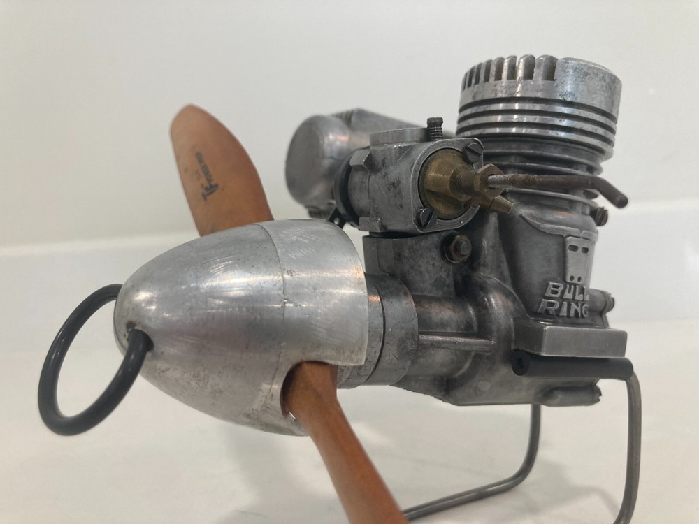 SUPER TIGRE 40 BULL RING Nitro Engine w/ Muffler