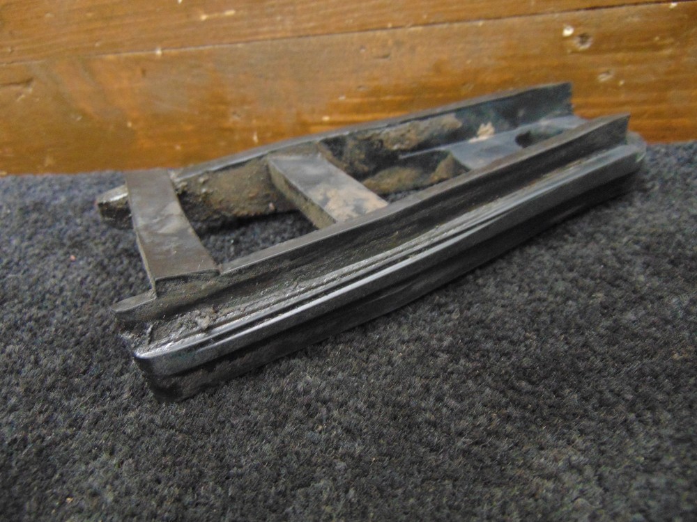 SUZUKI GSF600 BANDIT MK2 CHAIN RUNNER GUIDE SWING ARM PROTECTOR
