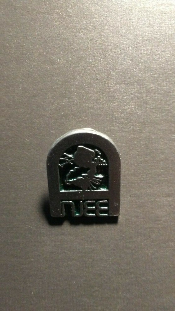 NJEE PINBACK!   CC802UXX