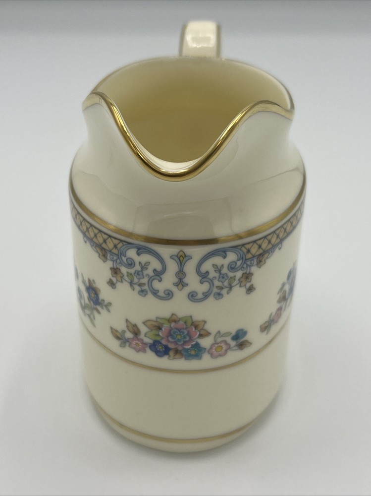 Minton Avonlea Creamer