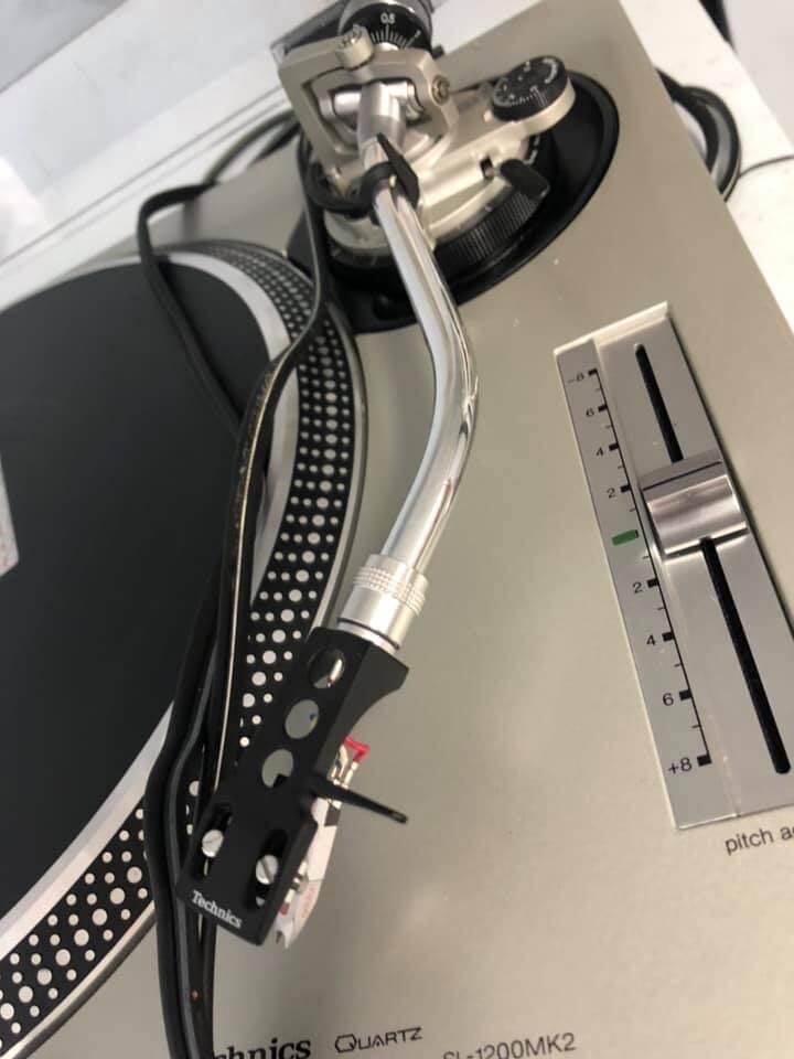 vintage technics turntable 1200