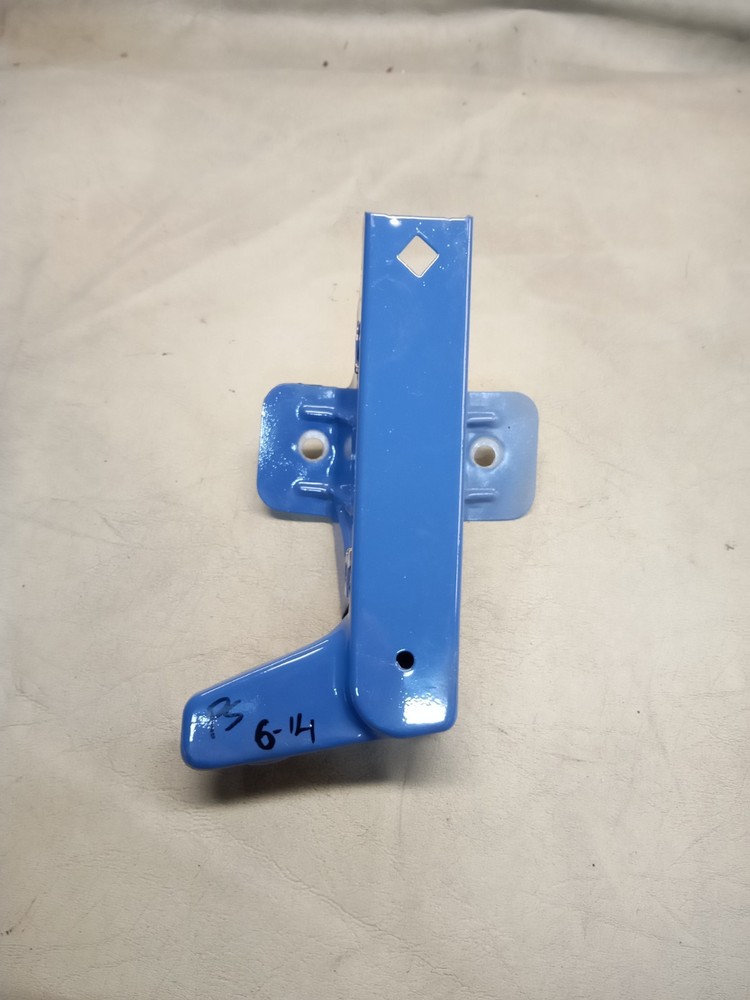 Vivaro Trafic Primastar Front passenger Side Wing Bumper Support Bracket 06-14