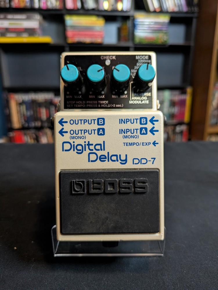 Boss DD-7 Digital Delay Guitar Effect Pedal Pre-owned