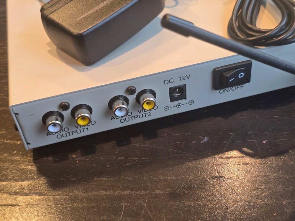 CCTV-900 Wireless A/V Receiver & Switcher