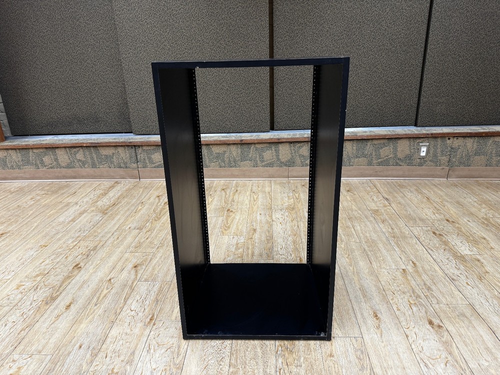 Middle Atlantic RK20 20U Rack