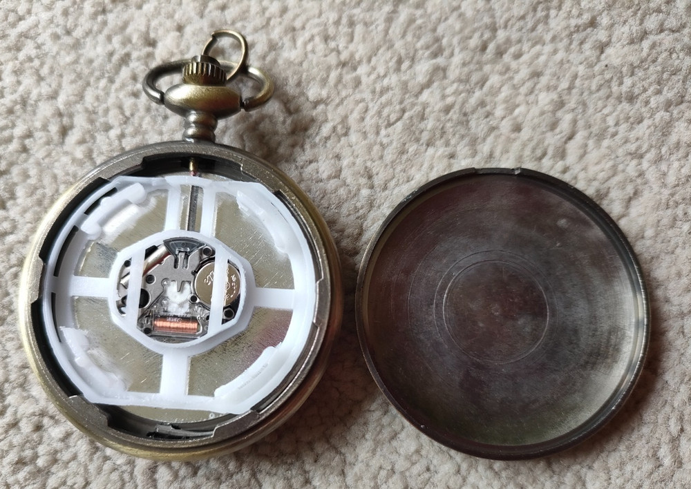 Rose Design Quartz Pocket Watch - Bronze effect without chain - requires battery