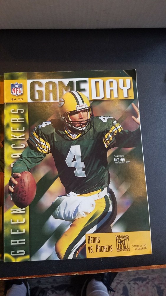 GAMEDAY Program Bears Packers October 12, 1997 Soldier Field Brett Farve