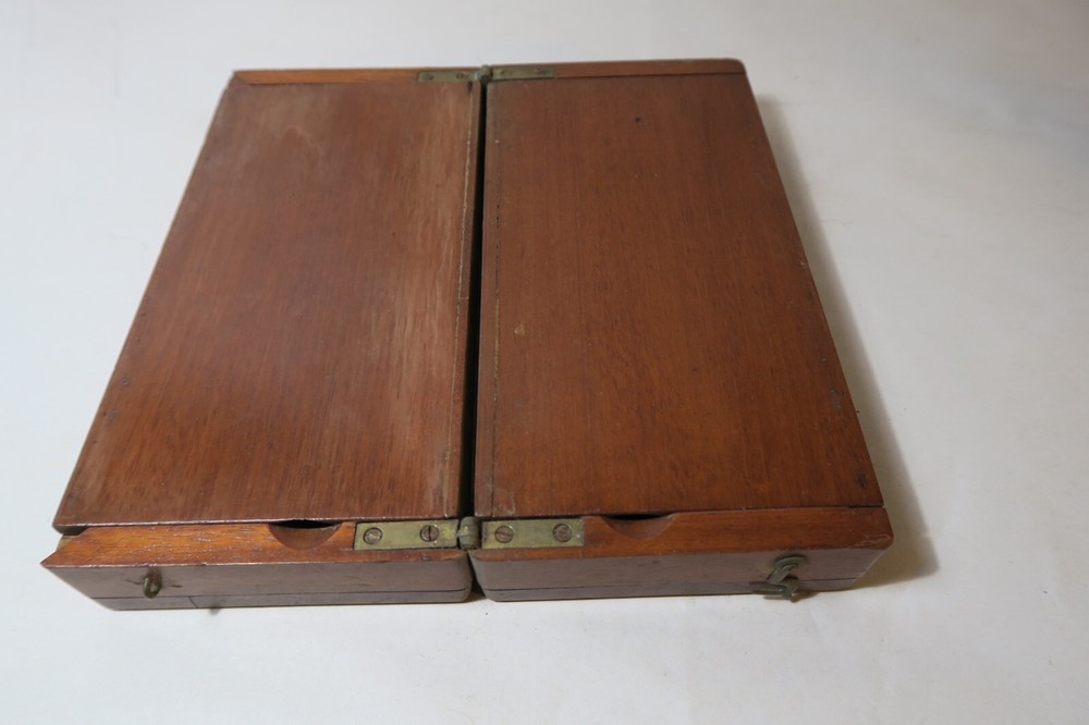 ANTIQUE WHITTINGTON PATTERN 8" TRAVELING CHESS SET