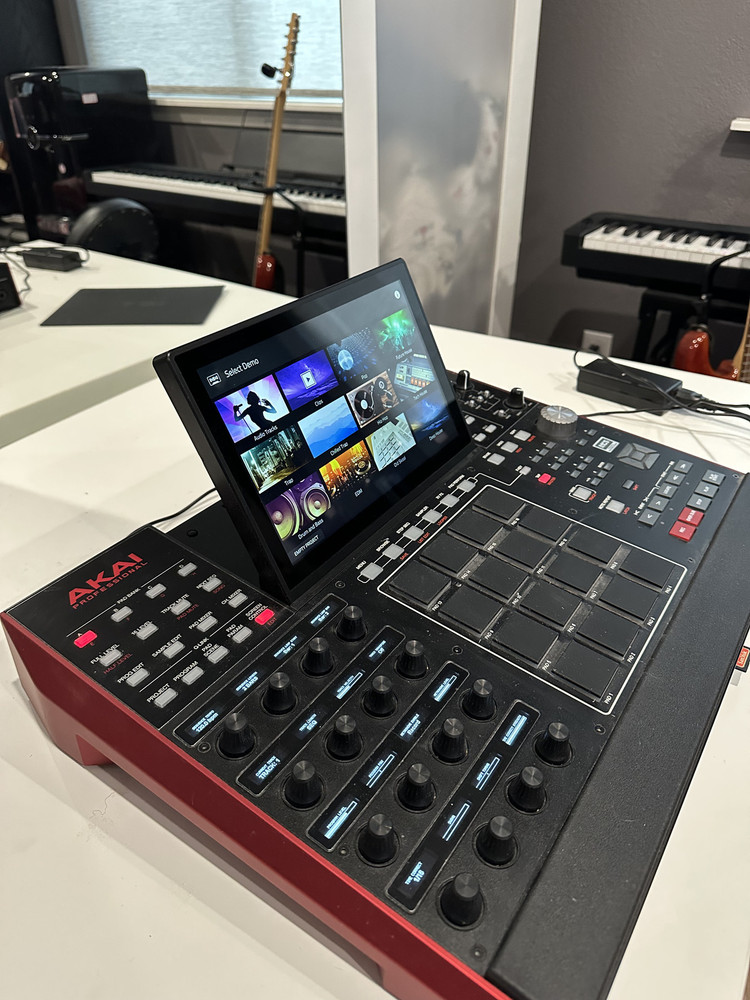 Akai Professional MPC-X Standalone Sampler and Sequencer