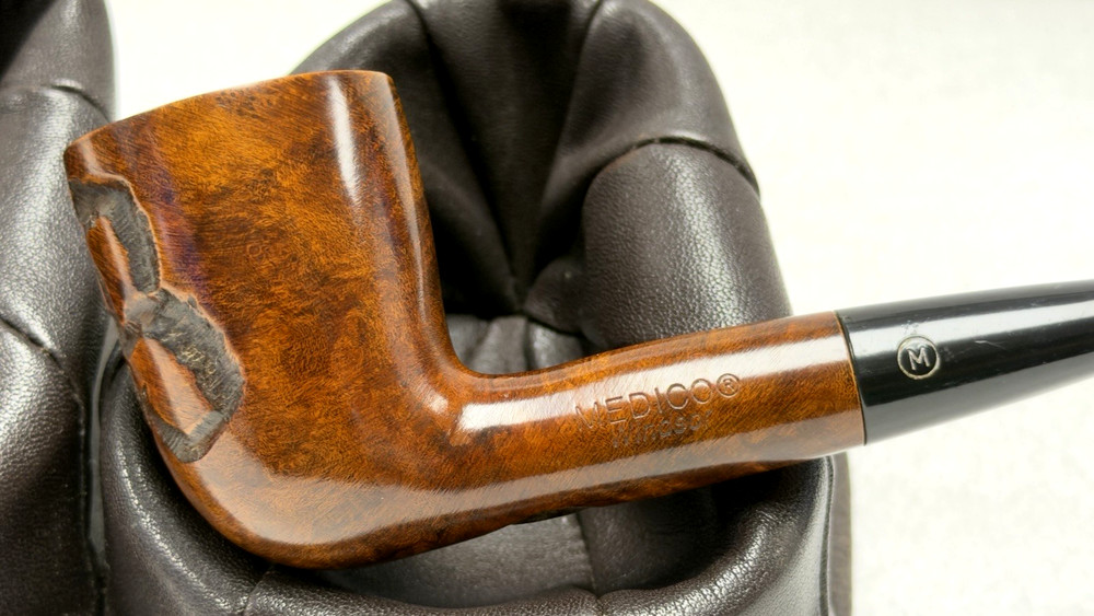MEDICO WINDSOR Smooth & Lightly Carved 1/8 Bent Dublin 6mm Filter Pipe