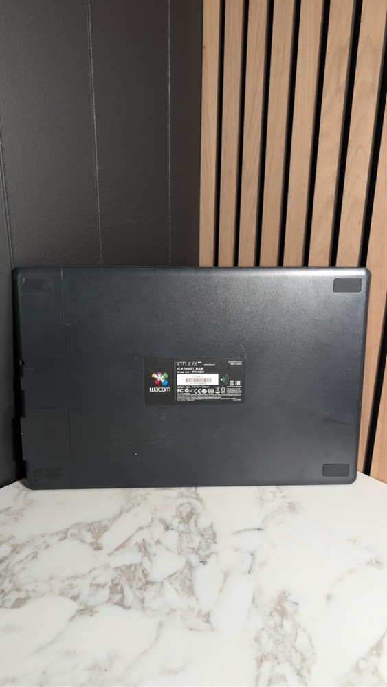 Wacom Intuos Pro PTH-651/K Medium Graphics Tablet MISSING PEN