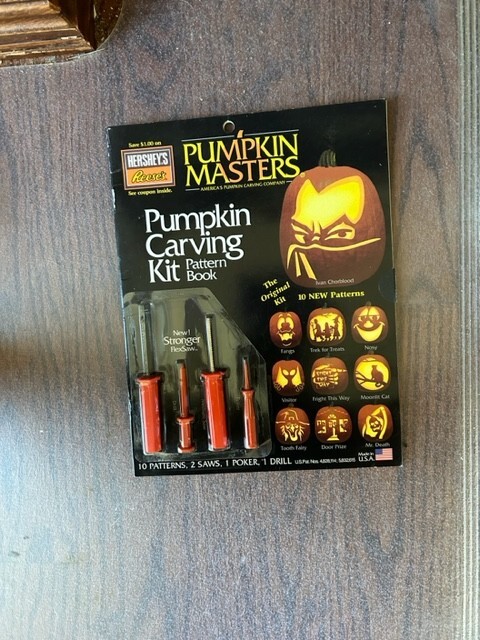 Pumpkin Master, Pumpkin Halloween Carving Kit Pattern Book