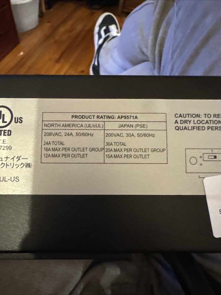 APC Netshelter AP9571A Basic Rack PDU