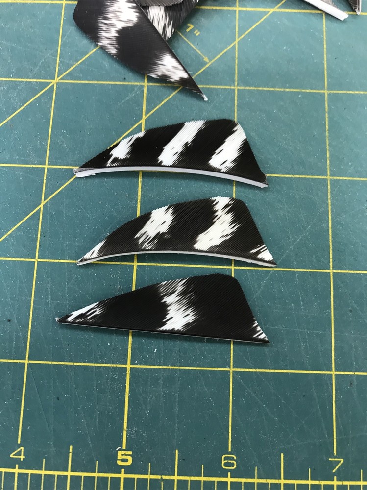 2" Left Wing Shield Natural Barred Feather Fletching, 25Pk Archery 🇺🇸