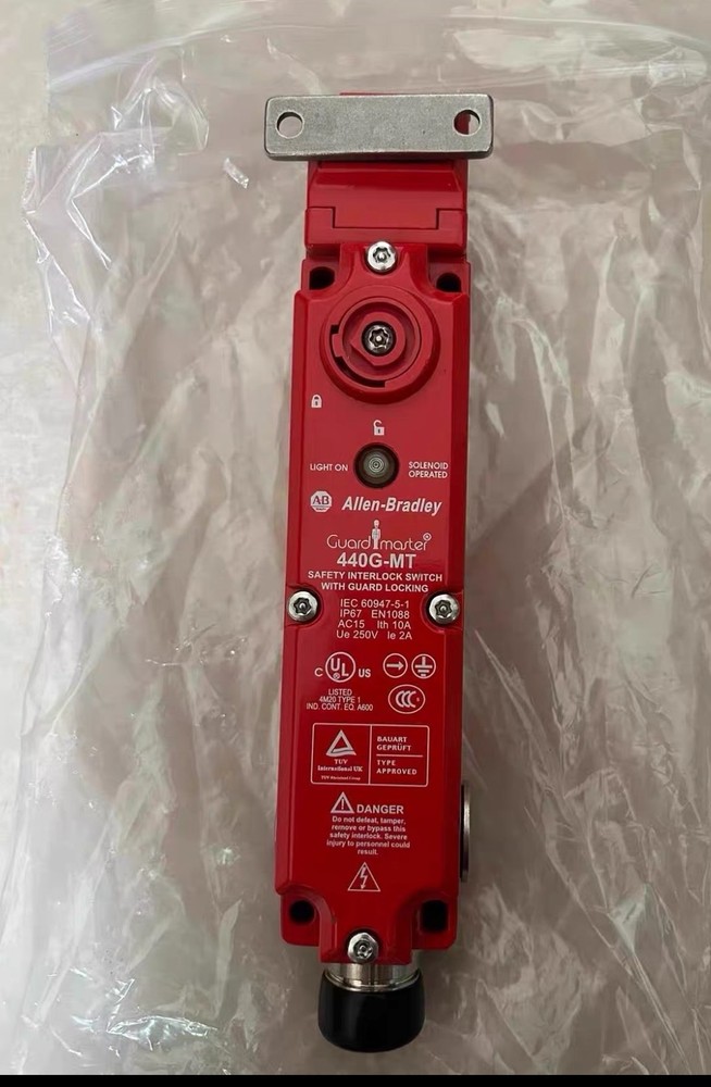 1PCS 440G-MT47048 Safety Lock Switch Tested