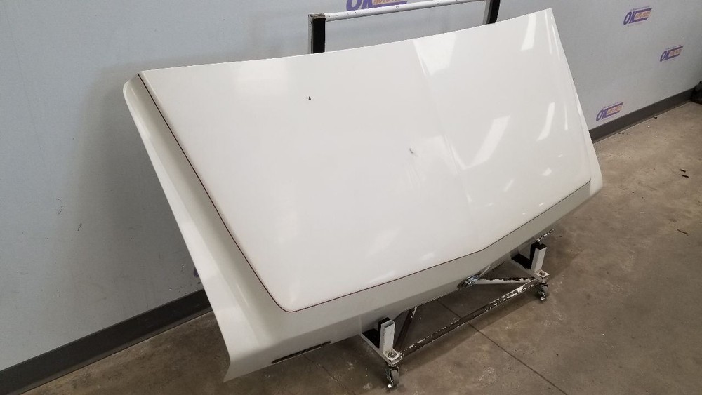1977 CADILLAC ELDORADO BIARRITZ COMPLETE REAR TRUNK DECKLID ASSEMBLY WHITE