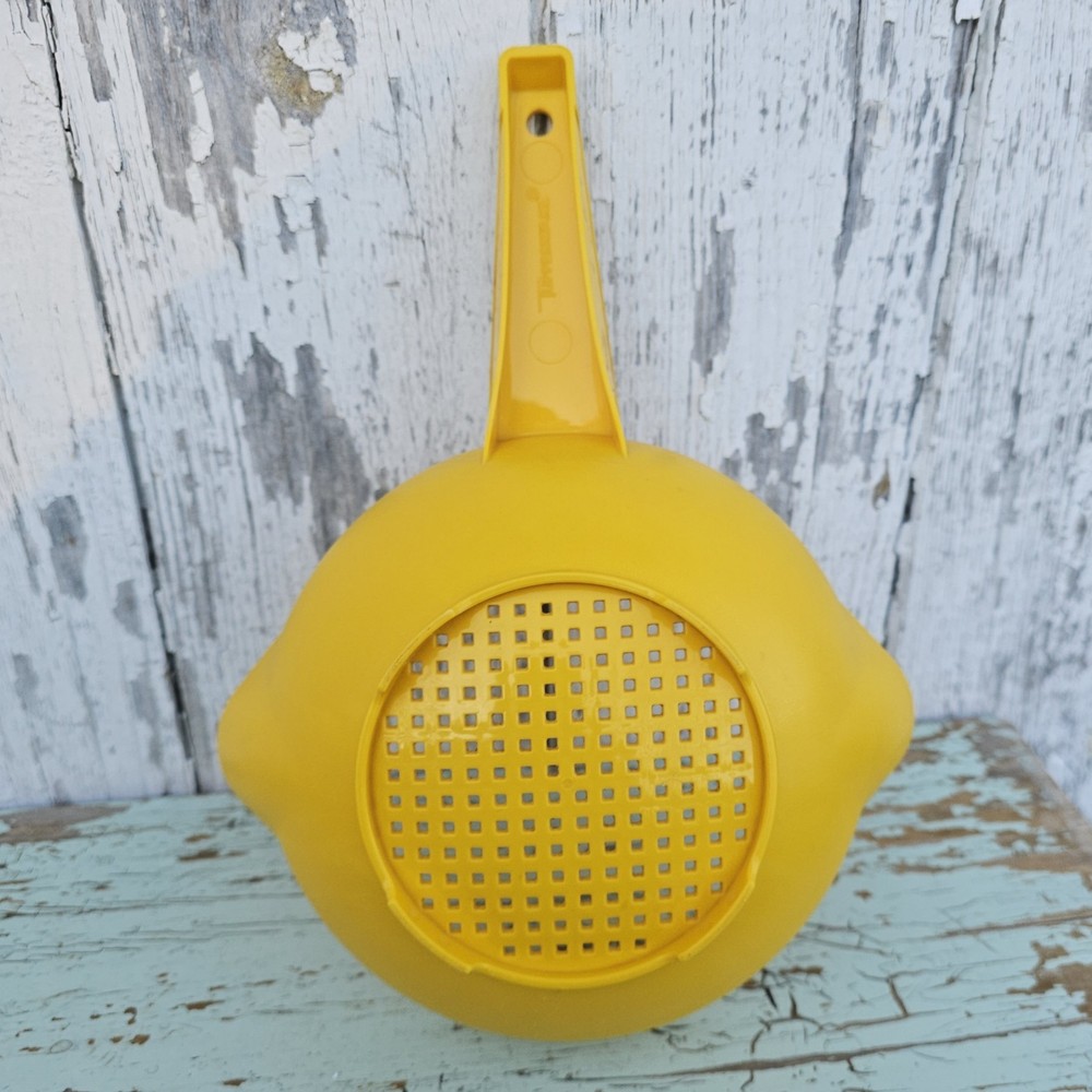 Tupperware Yellow 1-quart Colander Strainer