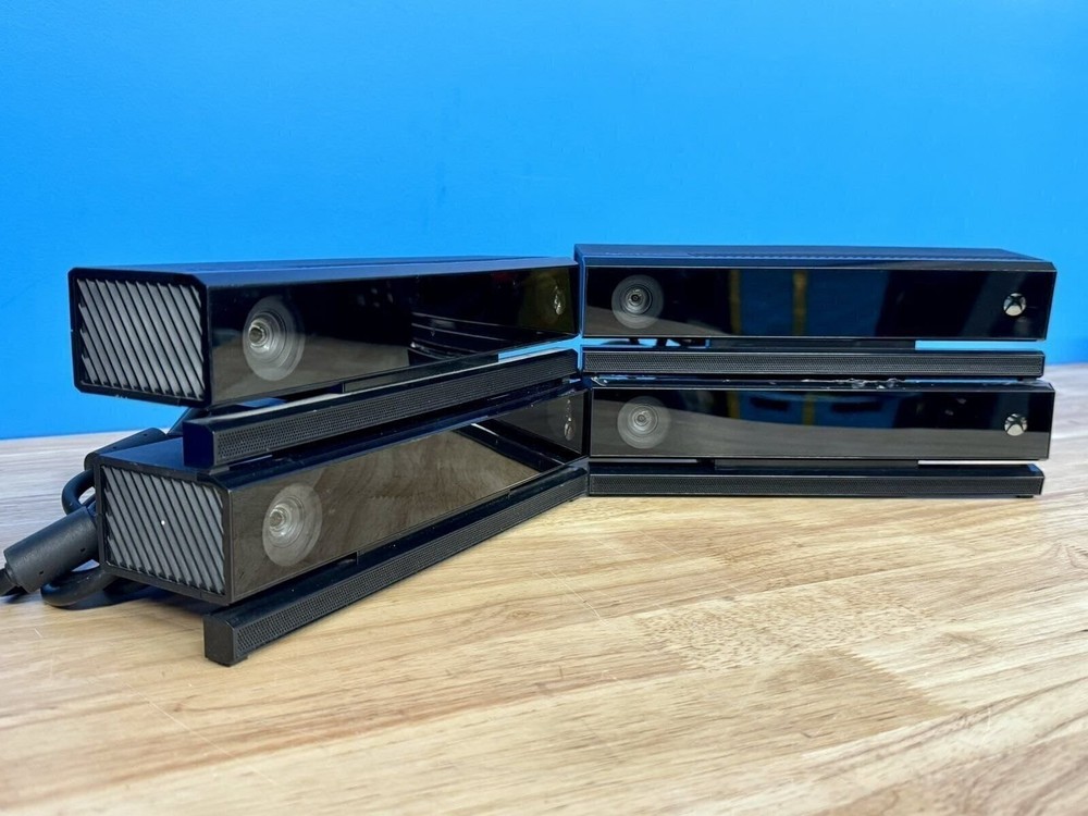 Microsoft Kinect- FOUR Kinect Xbox x/s One - Bulk for Parts