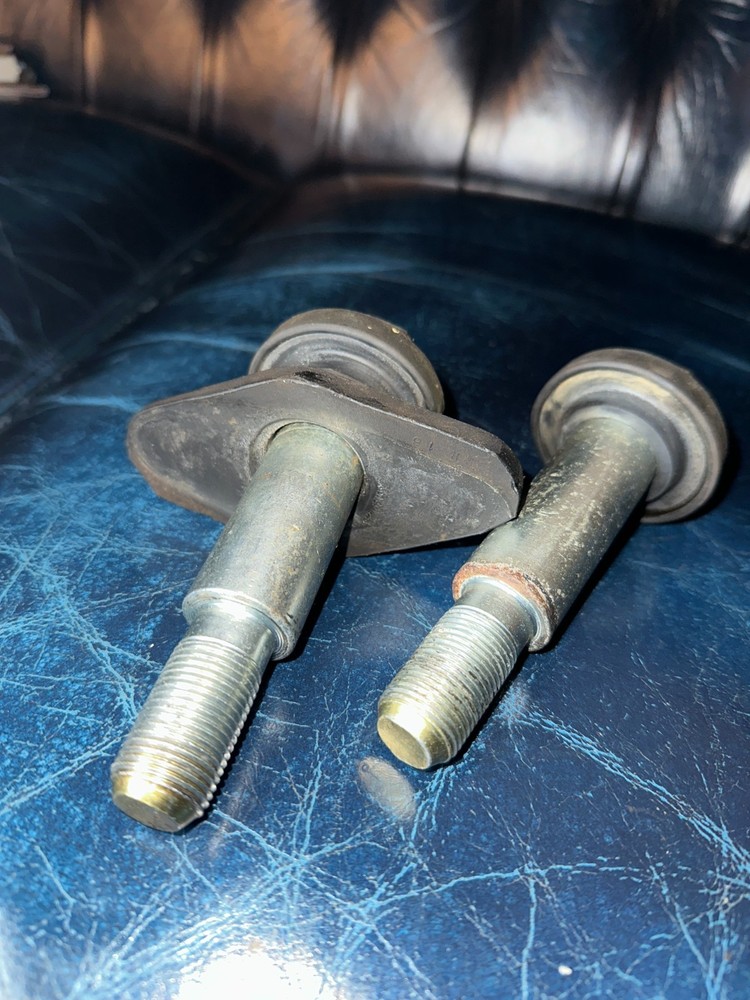 Classic Mini 1976+ Front Subframe Tower Bolts Fitting - Sub Frame Austin Rover