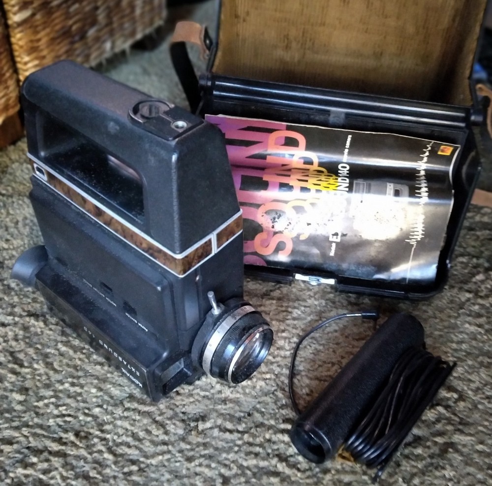 Old Slide Projector/w Case