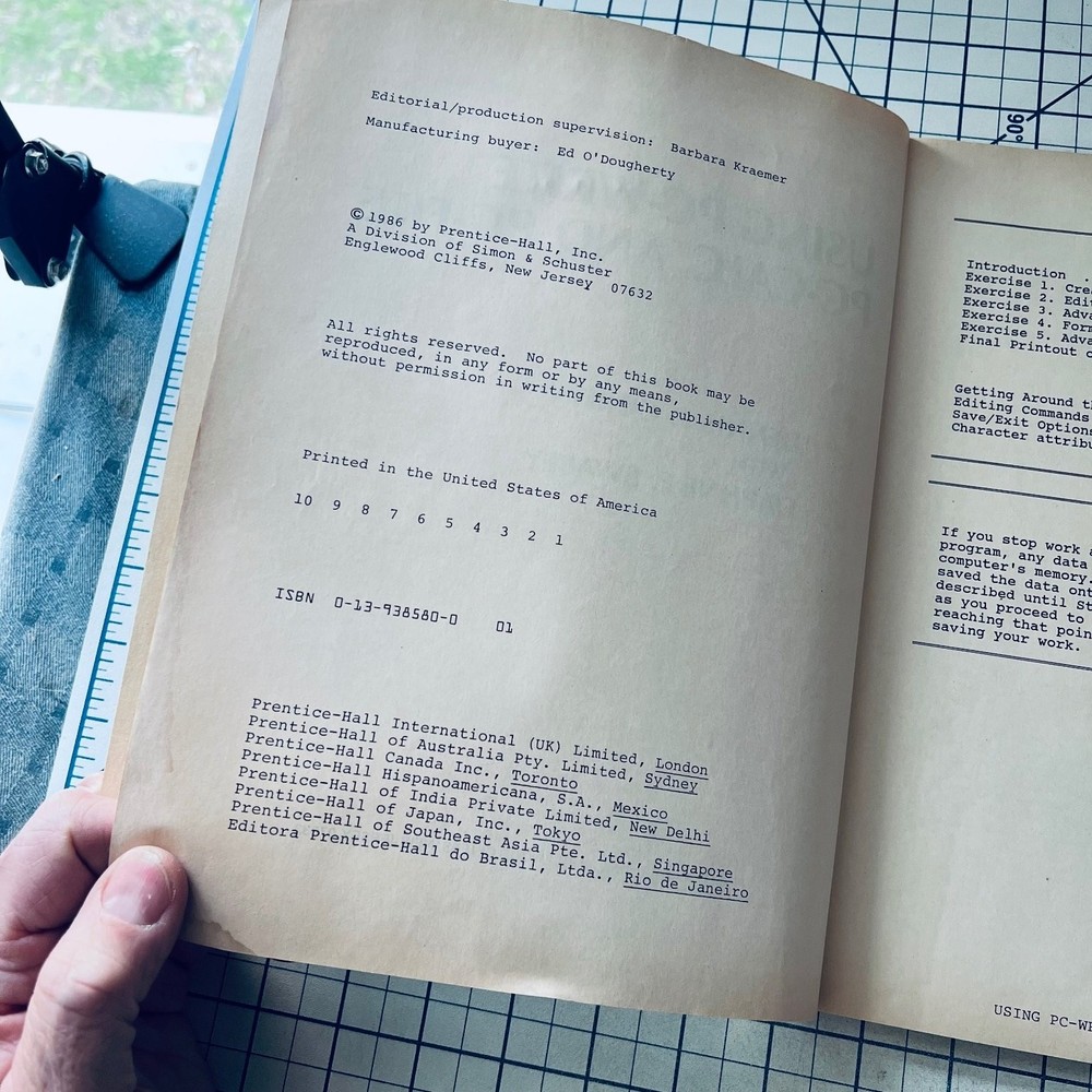 Using PC-WRITE PC-CALC and PC-FILE 1986 Dennis Curtin Vintage IBM PC Software