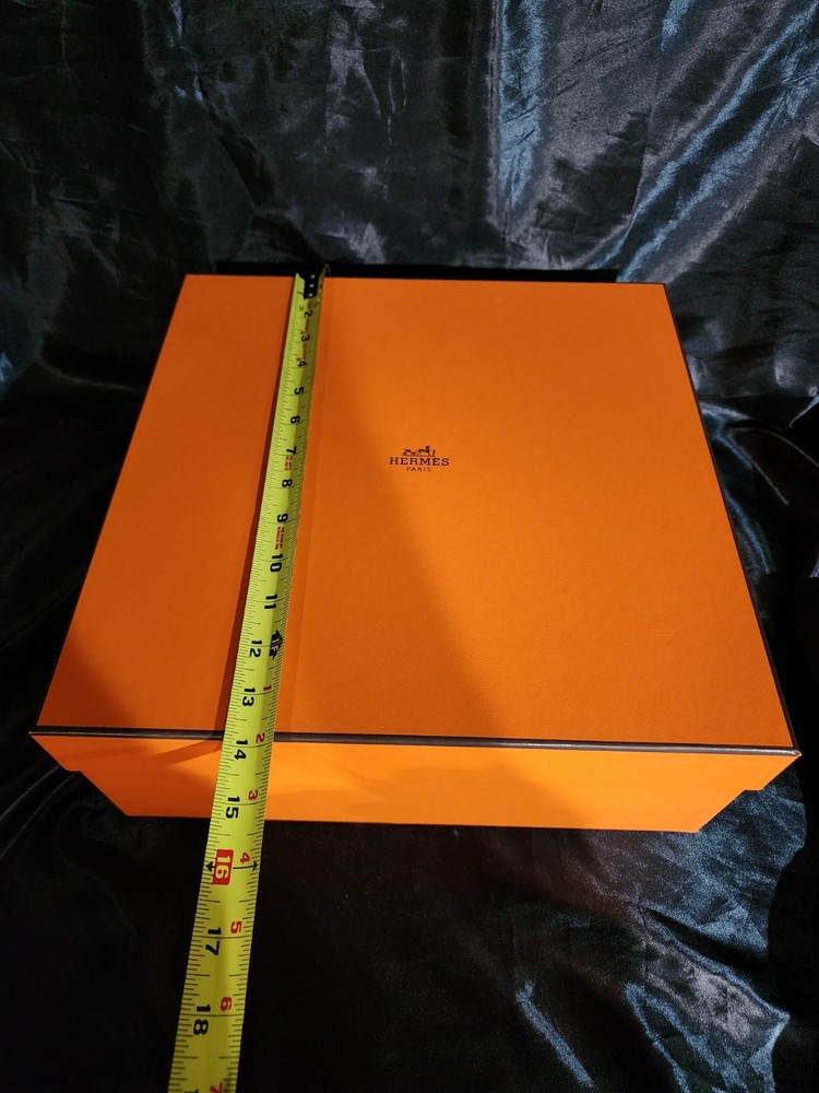 Authentic HERMES Empty Box 14x14x5.5" Number 081 With Booklet