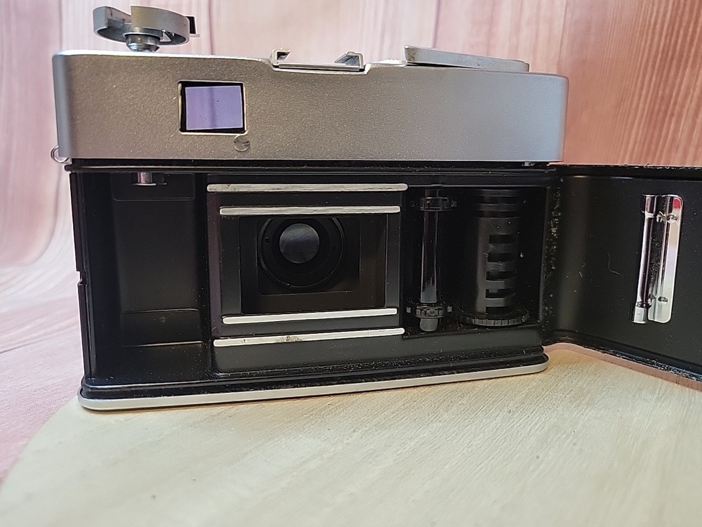 Vintage Wards XP500 35mm Camera