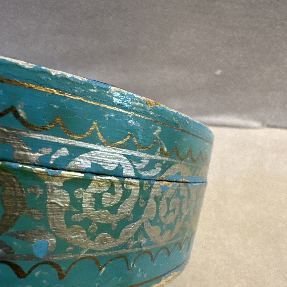 Vintage Beautiful Paper Mache Hand Painted Box