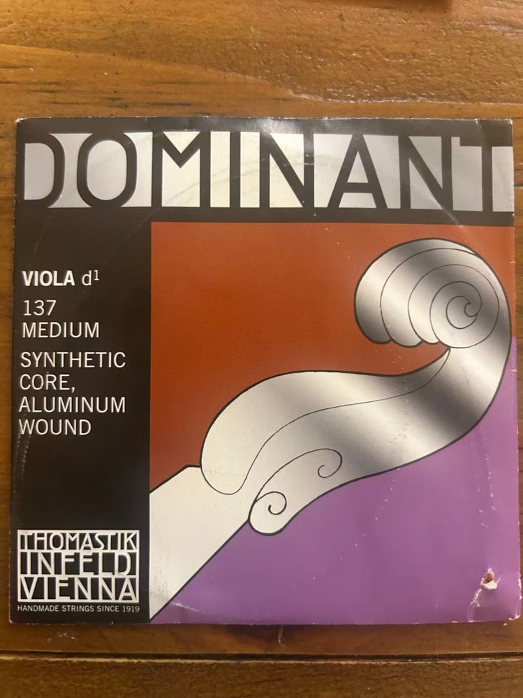 Dr Thomastik Dominant Viola Strings (137)