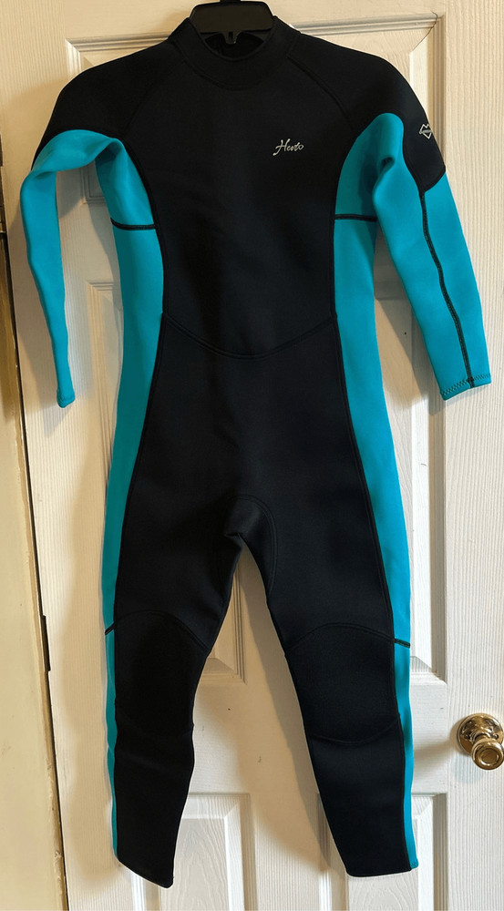 Hevto Wetsuit Size 12