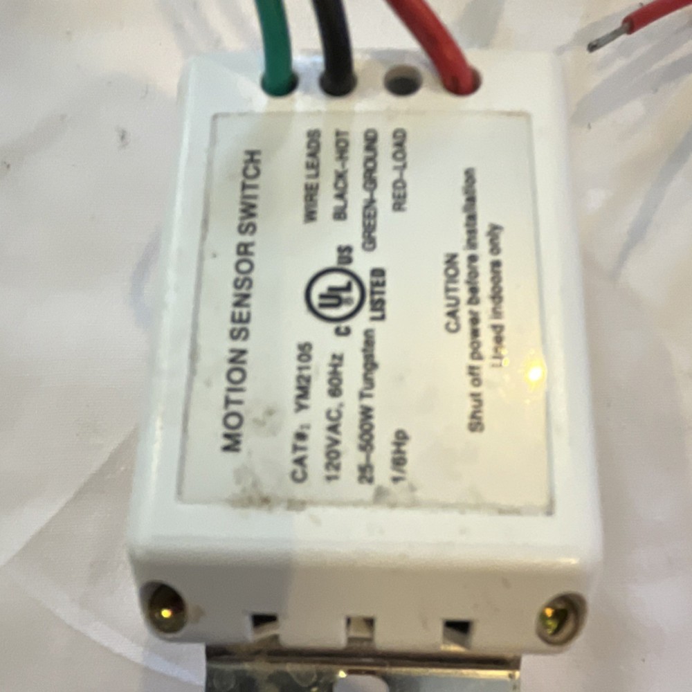 YM2105 Motion Sensor Wall Switch 120VAC White Light Control Occupancy Sensor