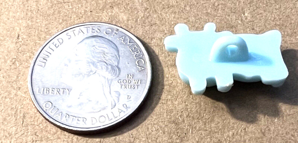 Adorable Light Blue HIPPO HIPPOPOTAMUS Plastic Realistic Button 7/8”