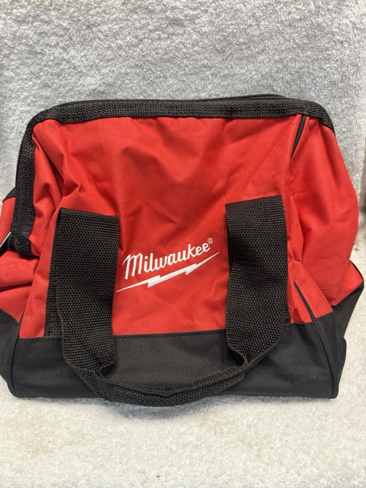 Milwaukee Short Throw Press Tool (2674-20)