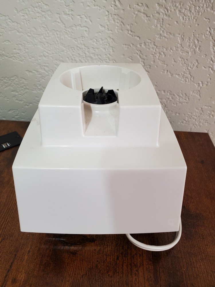 Cuisinart Vari Speed Blender Base Only Model CB-3 Tested Working