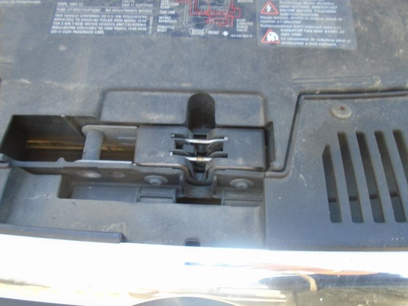 Hood Latch Fits 06 Passat 135829