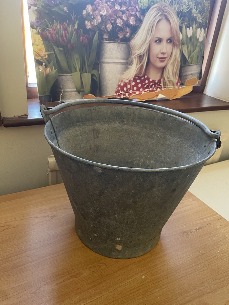 VINTAGE GALVANISED BUCKET