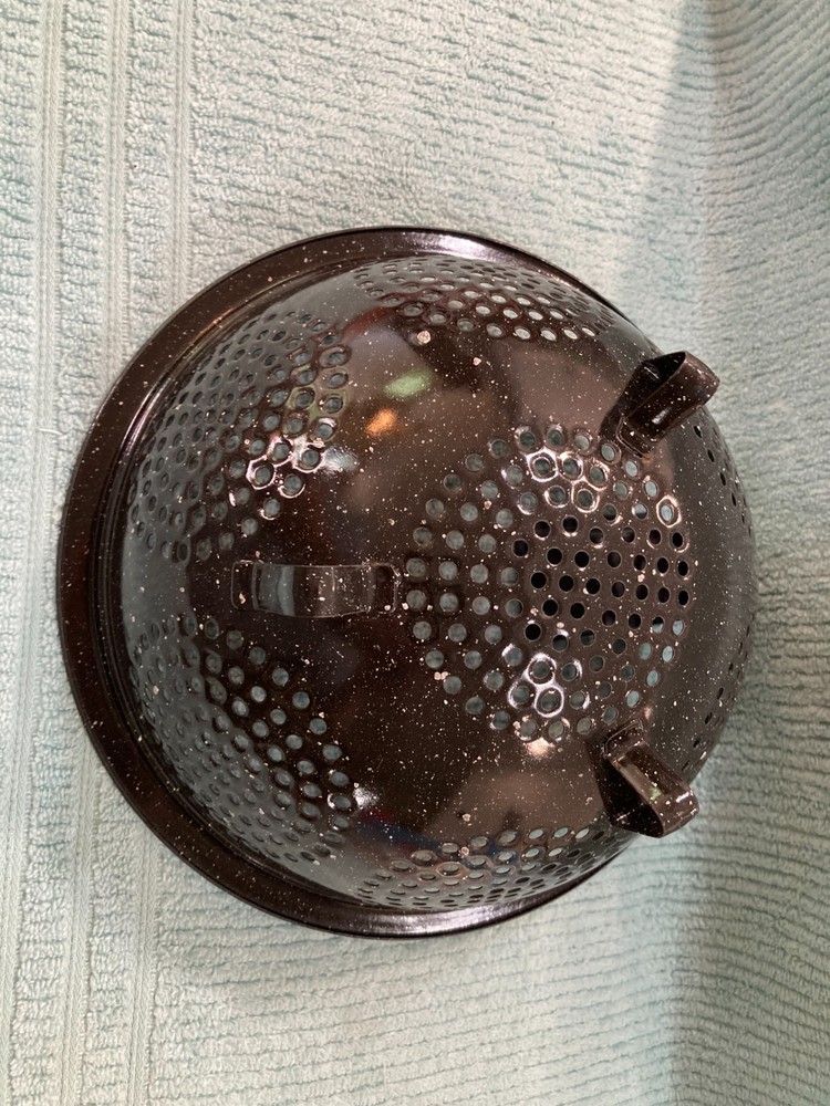 Vintage Kitchen Tool: Speckled Black Enamelware Footed Colander / Strainer