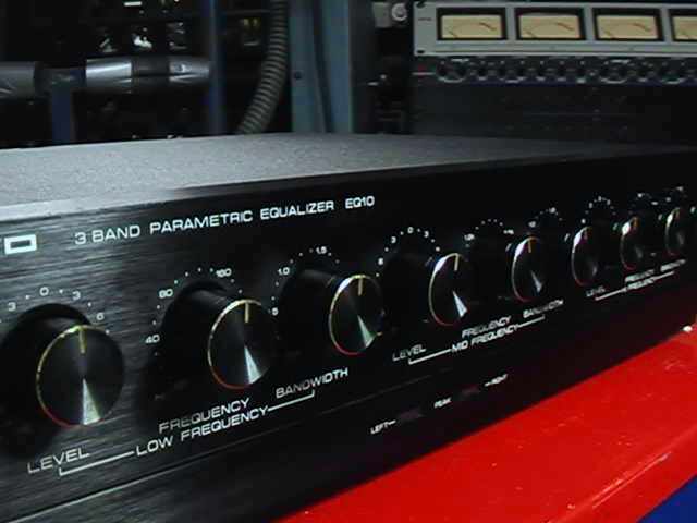 SAE 180 Parametric Equalizer with Wooden Side Panels. Uber Rare!