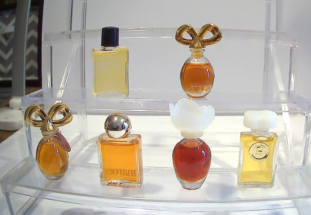 6 VINTAGE MINI PERFUME BOTTLES