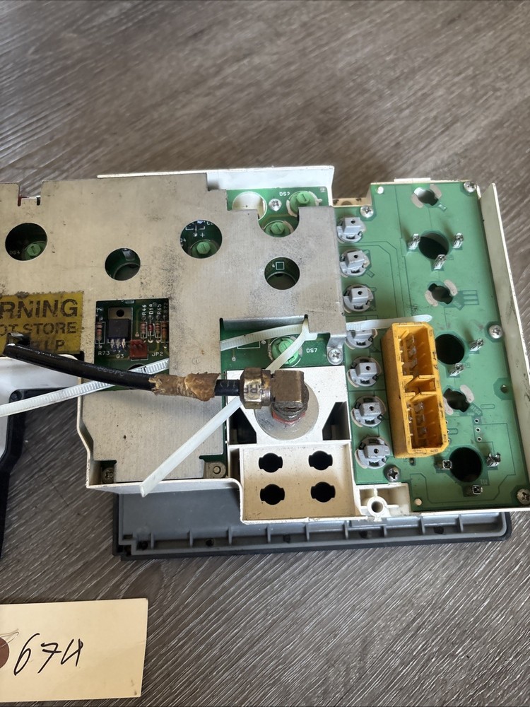 INTERNATIONAL 4900 INSTRUMENT CLUSTER
