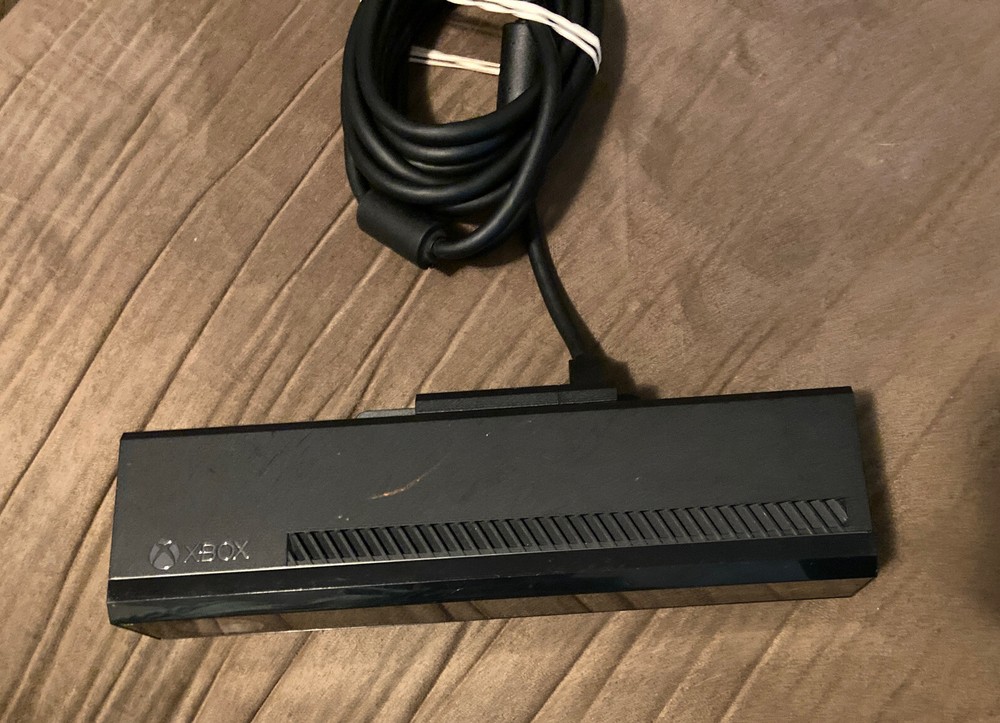 Official Microsoft Xbox One Kinect Motion Sensor Bar! ~ Works Great! Fast Ship!