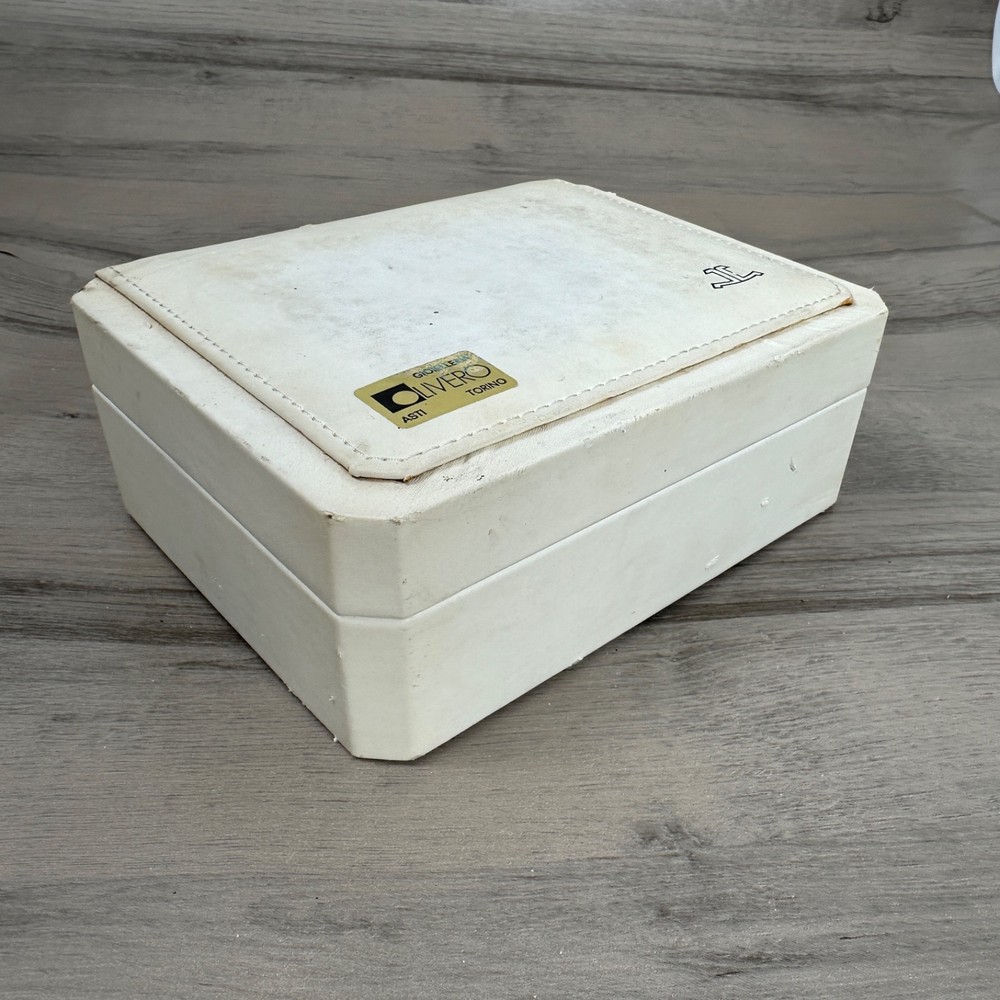 JLC Watch Box 2000s White Empty.