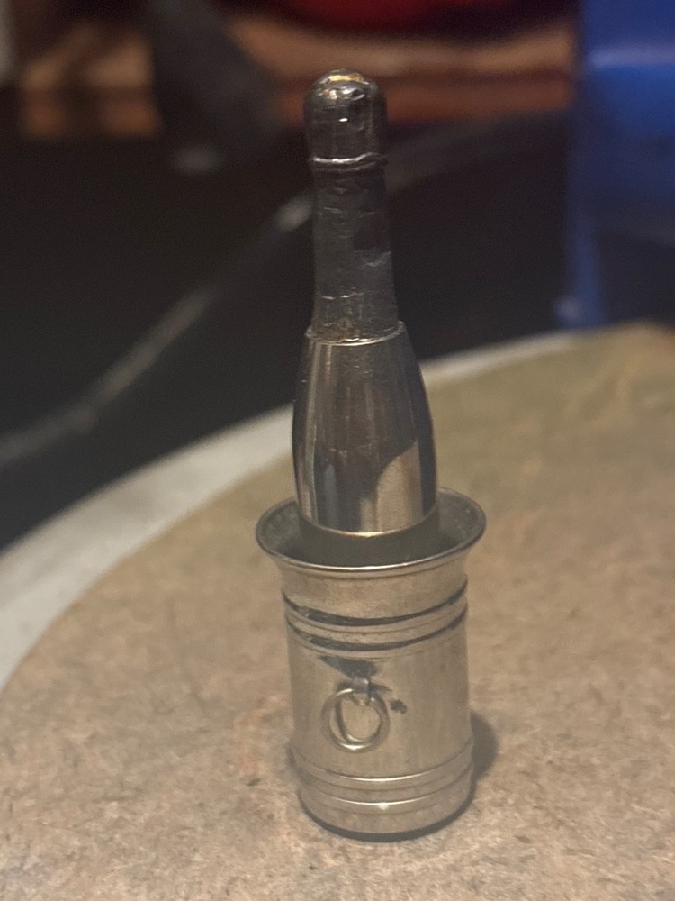 victorian neddle and thread holder