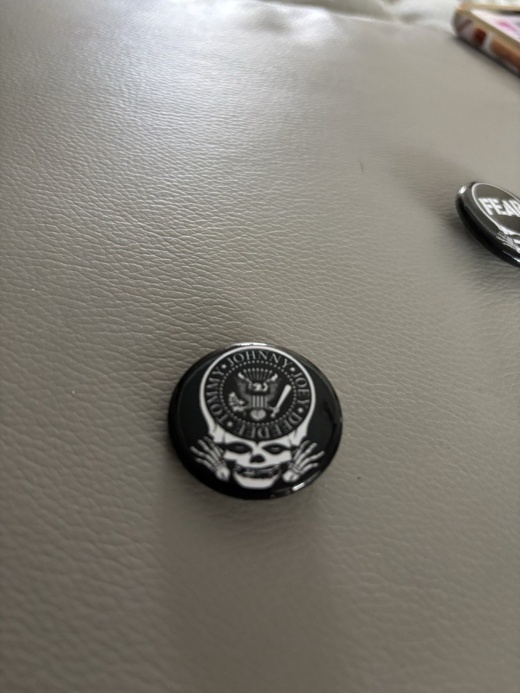 4 Grateful Dead 1” Pins New!