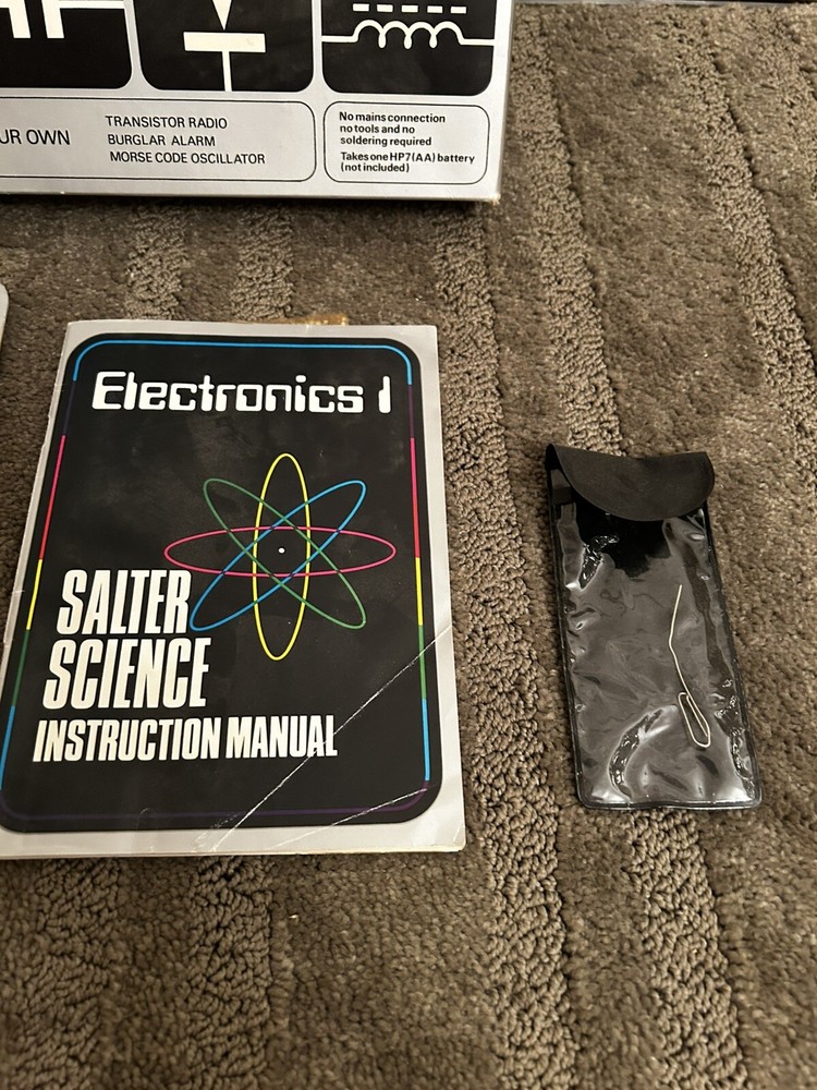 1978 Thomas salter Electronics Engineering Experiment Lab Set Not Complete