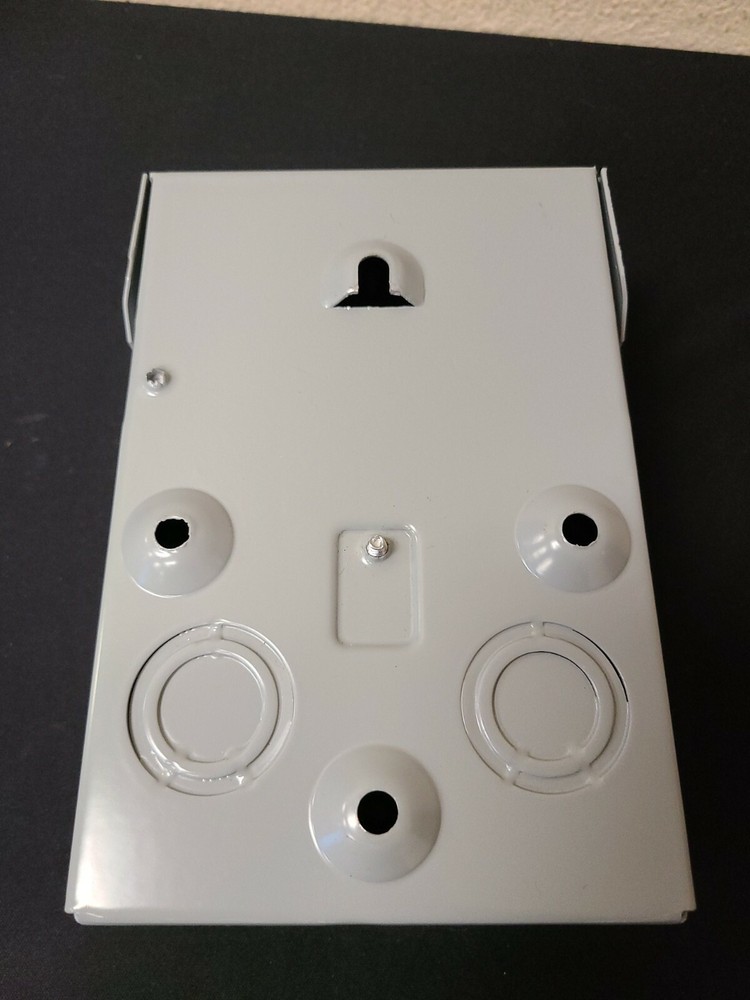Siemens Surface Mount Load Center New Free Shipping